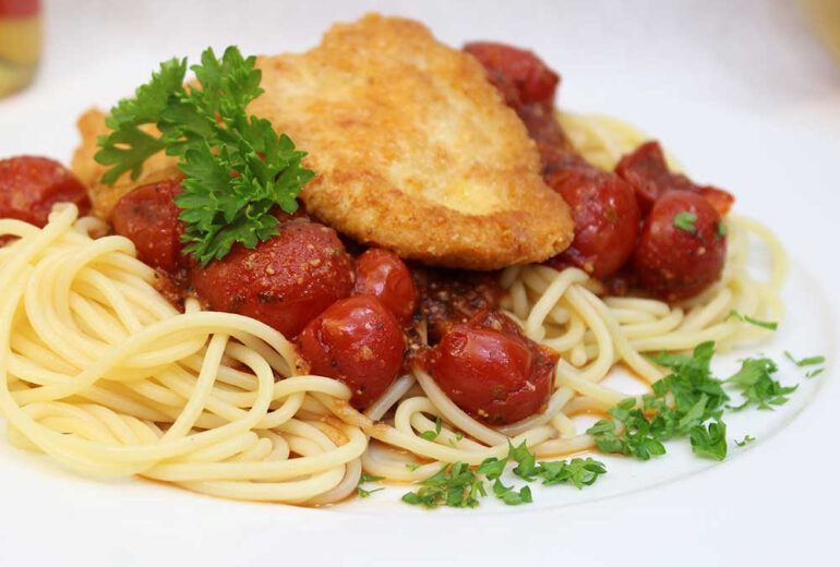 Piccata mit Met-Tomatensauce