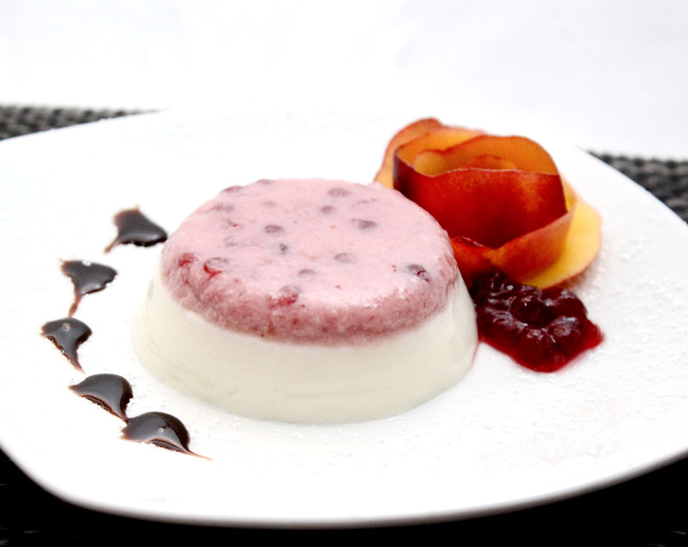 "Preiselbeer/Joghurt-Pannacotta" mit Vanillemet