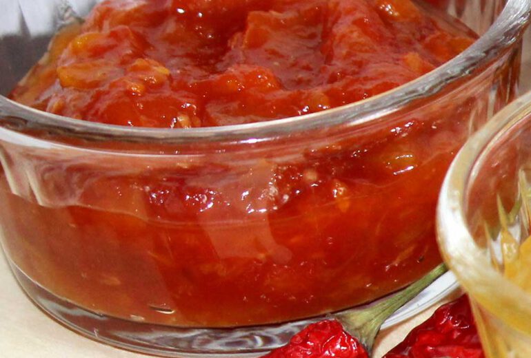 Tomaten-Pfirsich Chutney